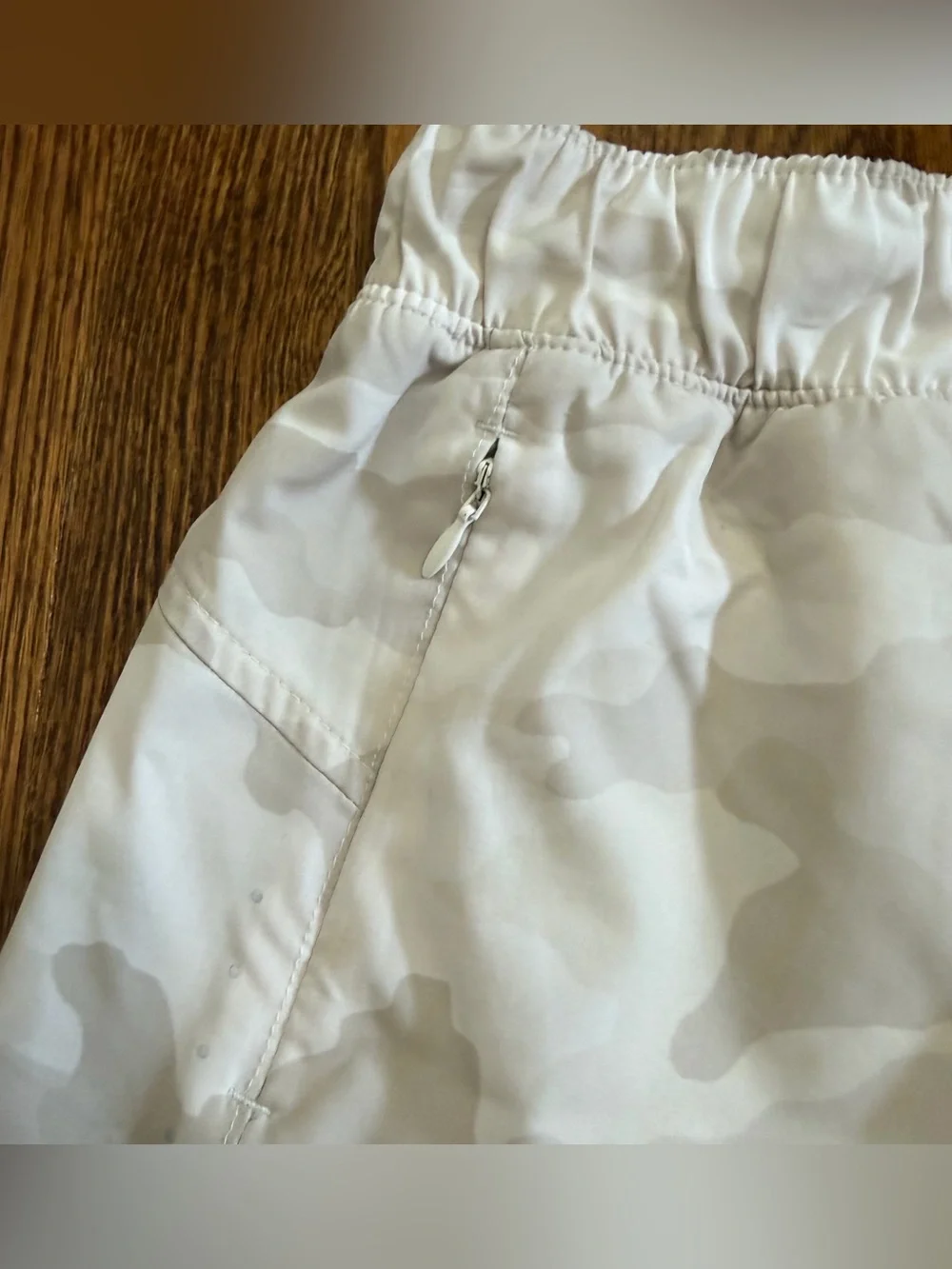 Old Navy Active Quick Dry Off White Camo Print Lined Shorts Size Medium